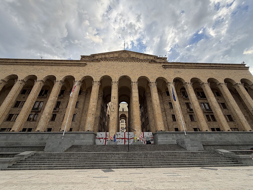 Georgisches Parlament in der Shota Rustaveli Ave in Tiflis, Georgien
