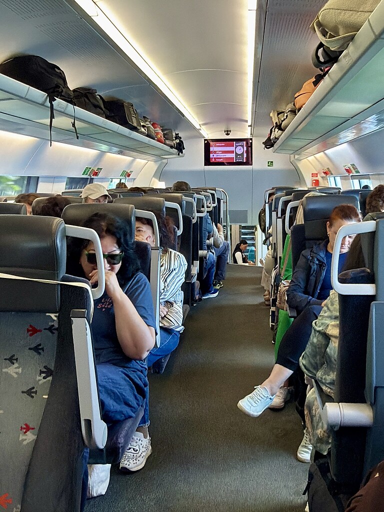 Innenraum eines Georgian-Railway-Zuges auf der Strecke von Tiflis nach Batumi.
